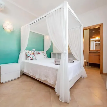Azul Villa
